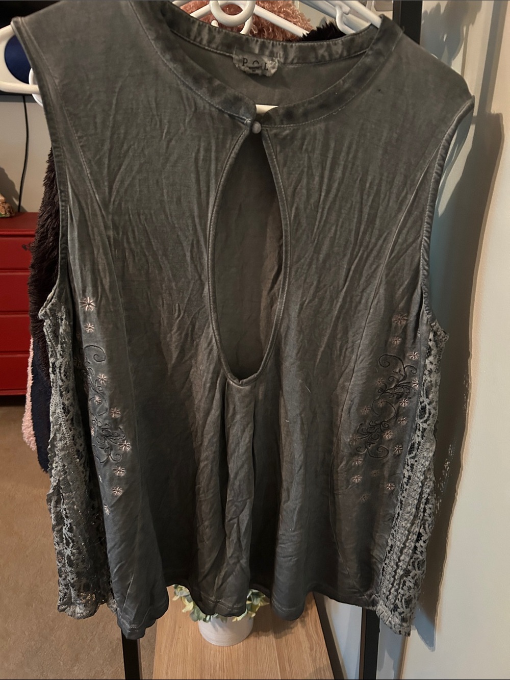 POL Sleeveless Keyhole Tunic in Charcoal